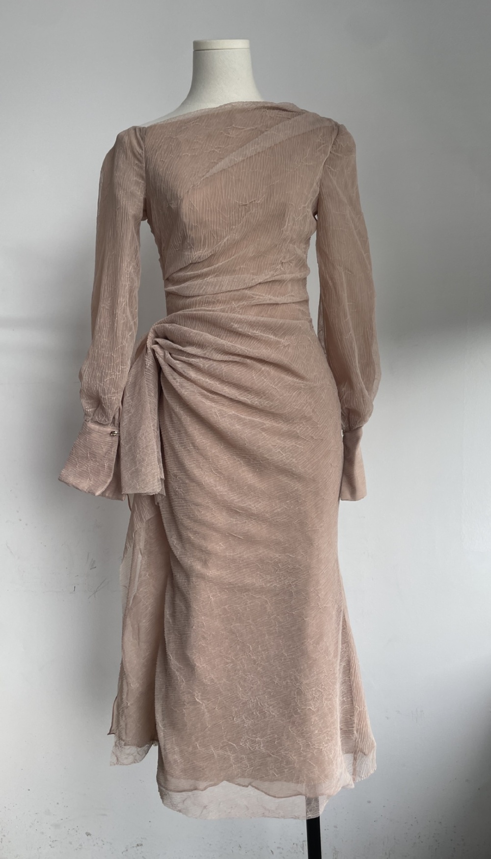 Ladies pinched waist long dress fold niche dress