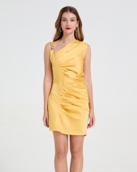 Conjoined asymmetry fold satin spring and summer dress