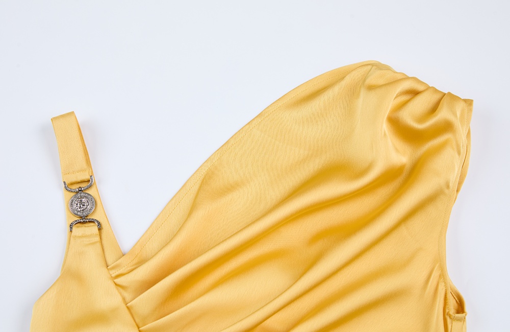 Spring and summer satin conjoined fold clipping dress