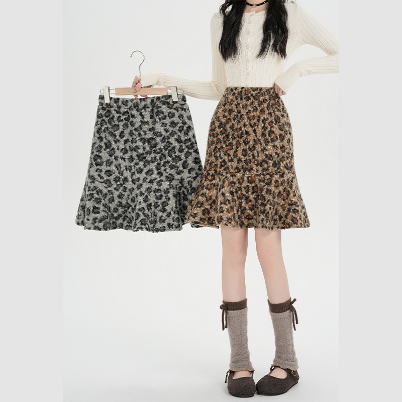 Lambs wool skirt package hip short skirt for women