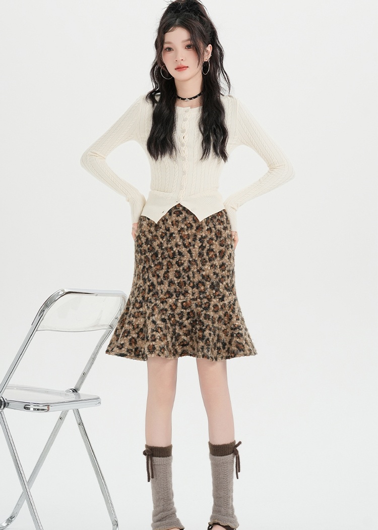 Lambs wool skirt package hip short skirt for women
