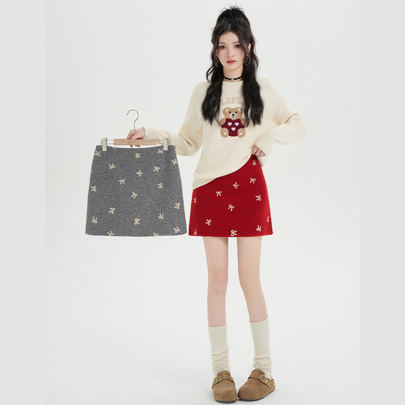 Slim embroidery short skirt red skirt