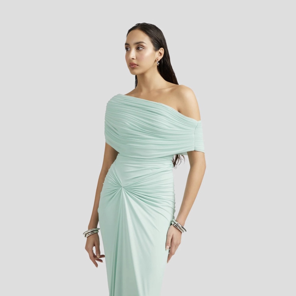 Fold sleeveless niche ladies slim strapless dress