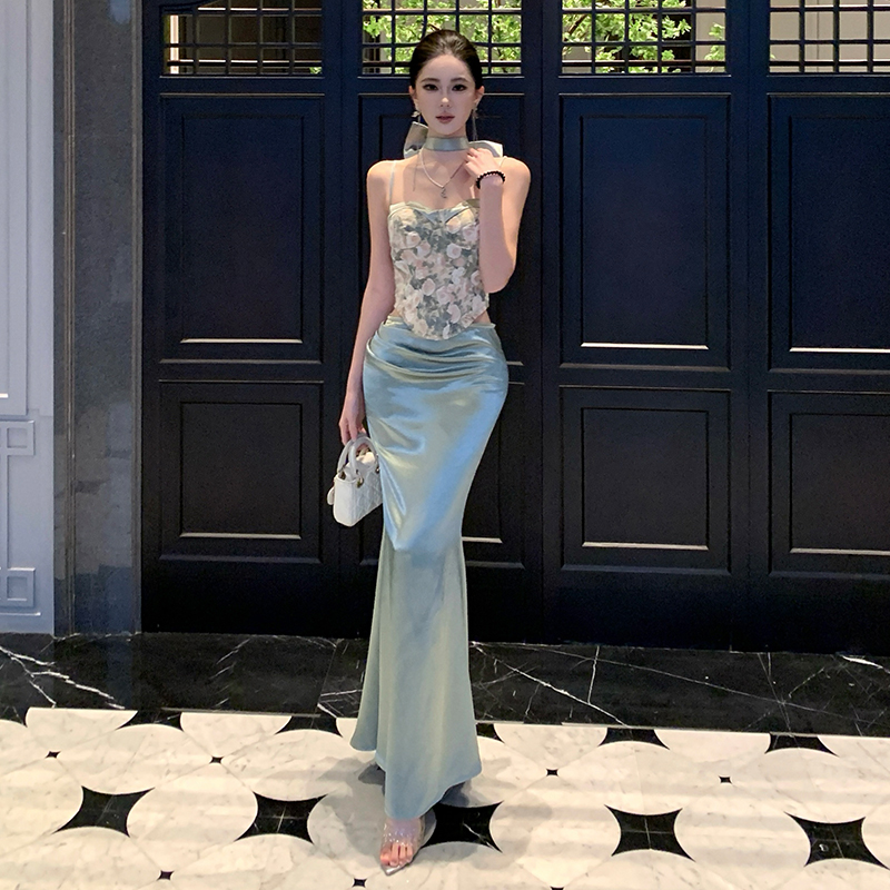 Package hip halter tops floral long skirt a set