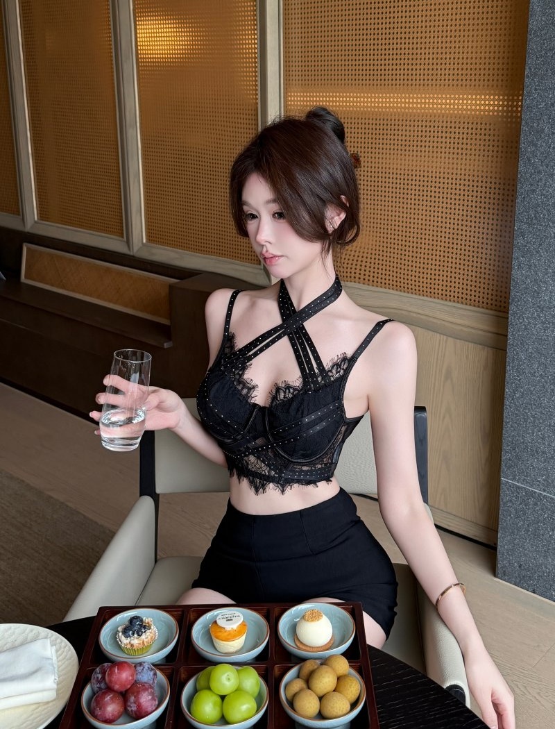 Sling sexy lace vest halter spicegirl tops