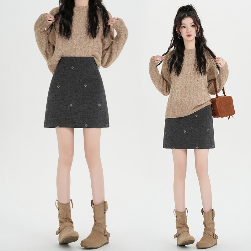Package hip short skirt embroidery skirt for women