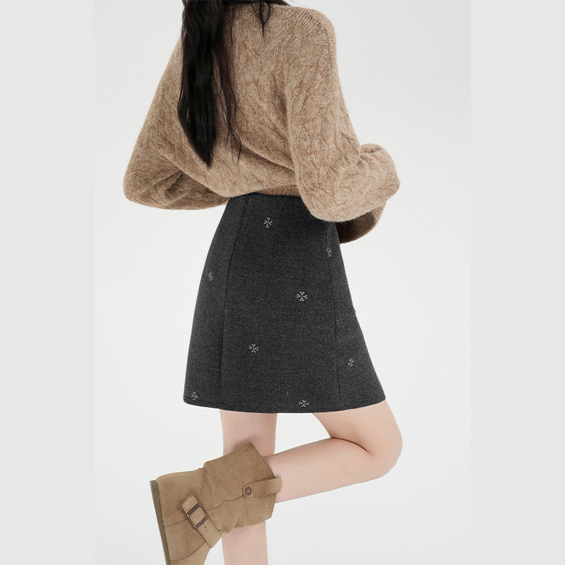 Package hip short skirt embroidery skirt for women