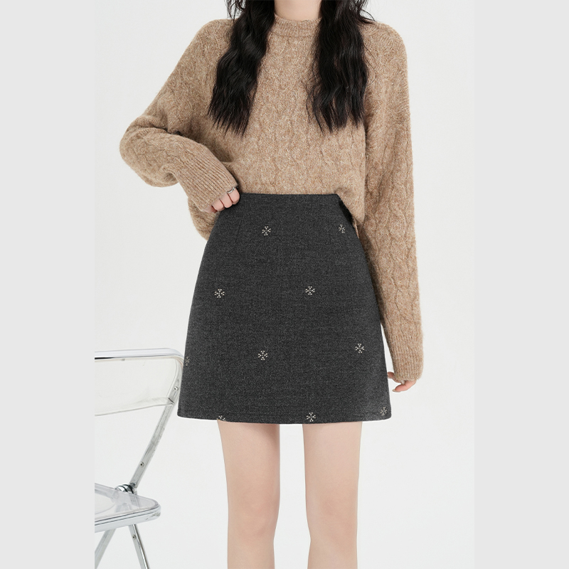 Package hip short skirt embroidery skirt for women