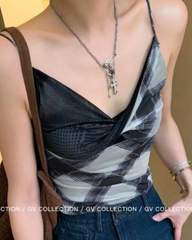 Slim integrated tops with chest pad vest for women