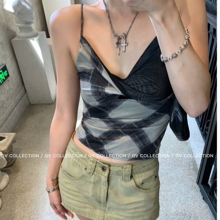 Slim integrated tops with chest pad vest for women