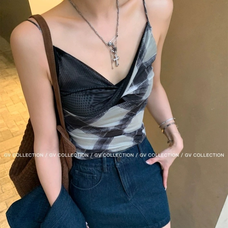 Slim integrated tops with chest pad vest for women