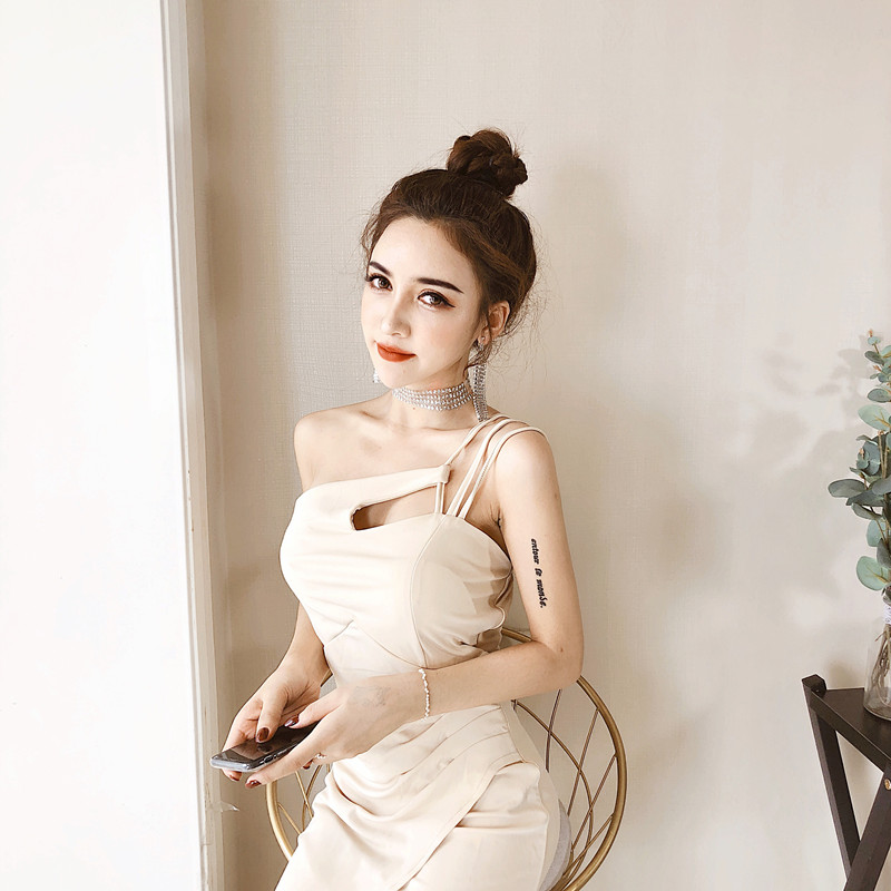 Irregular sexy package hip wrinkle dress