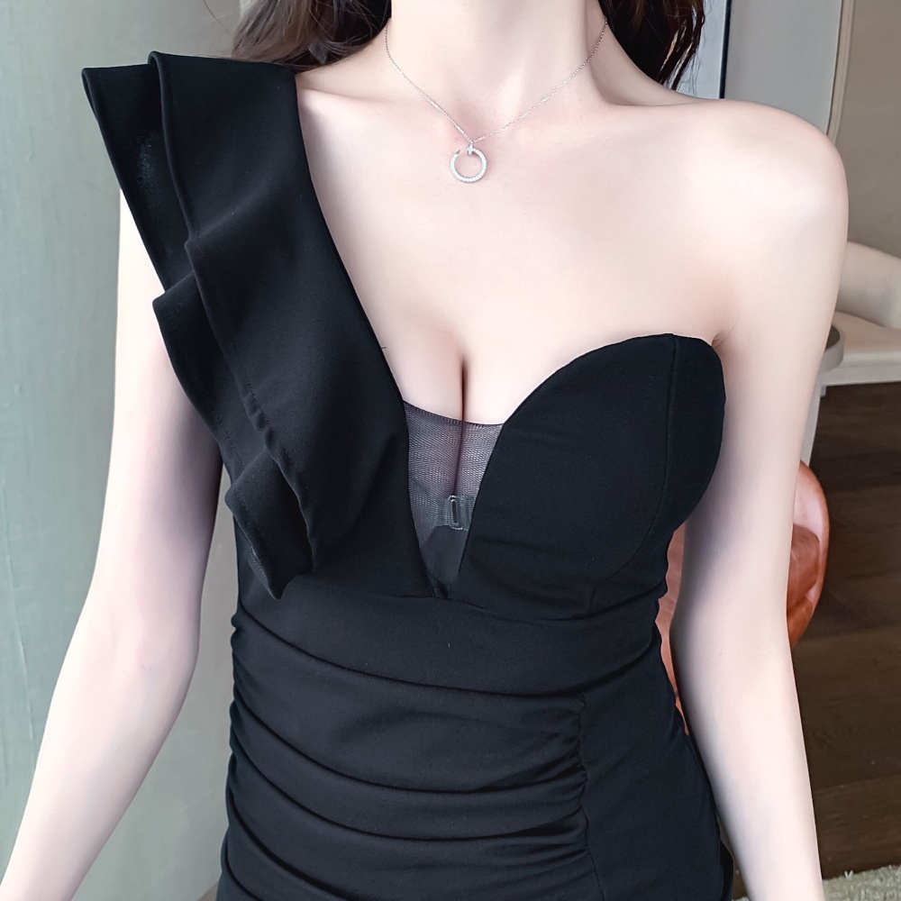 Nightclub slim lotus leaf edges V-neck sloping shoulder dress