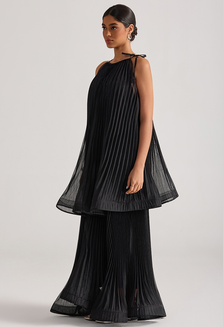 Crimp seaside dress halter big skirt long dress