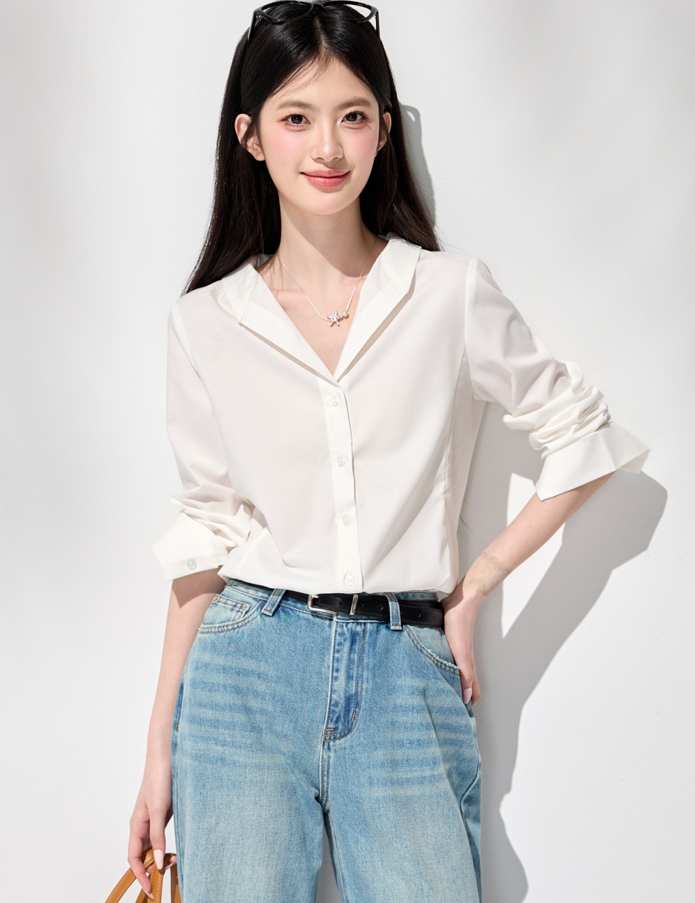 Niche spring white shirt V-neck temperament tops