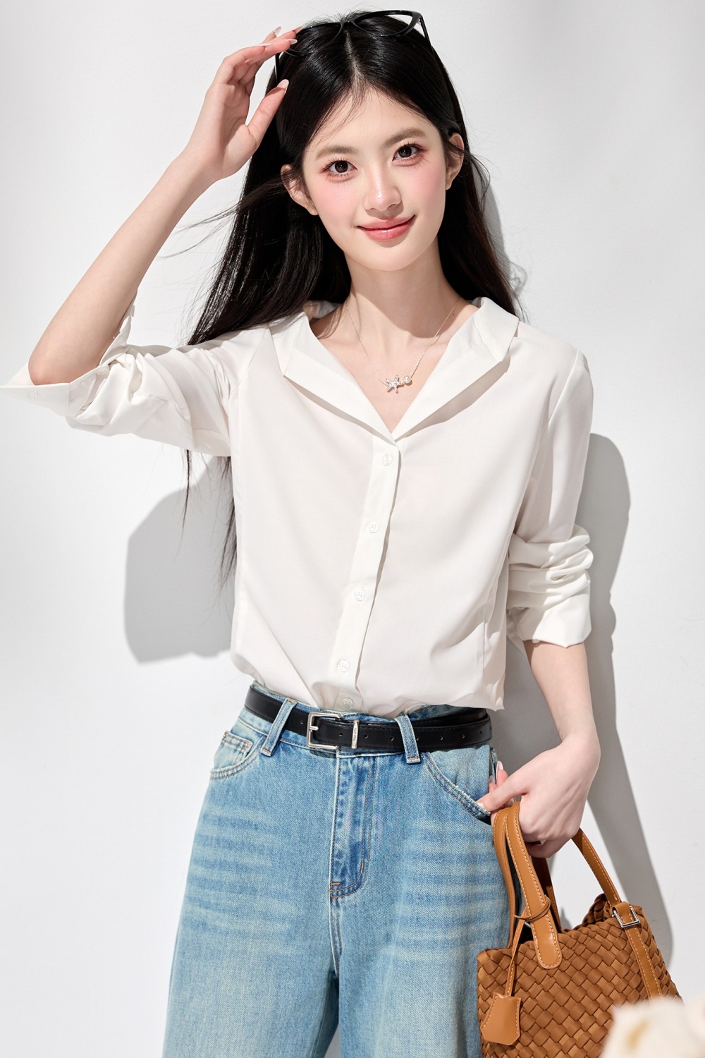 Niche spring white shirt V-neck temperament tops