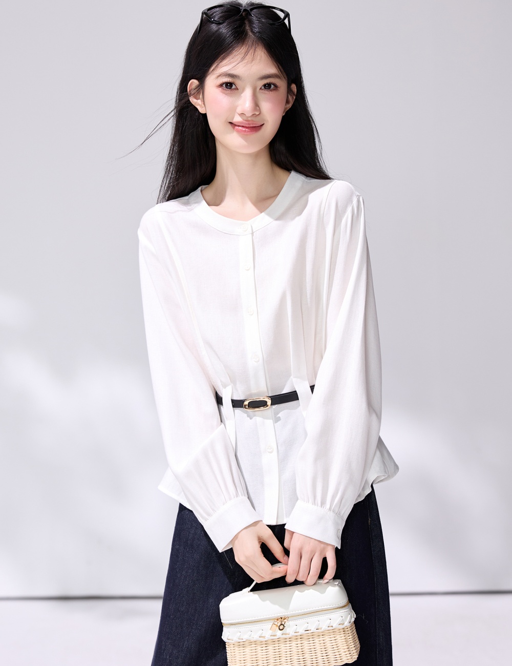 Round neck slim shirt frenum pinched waist tops