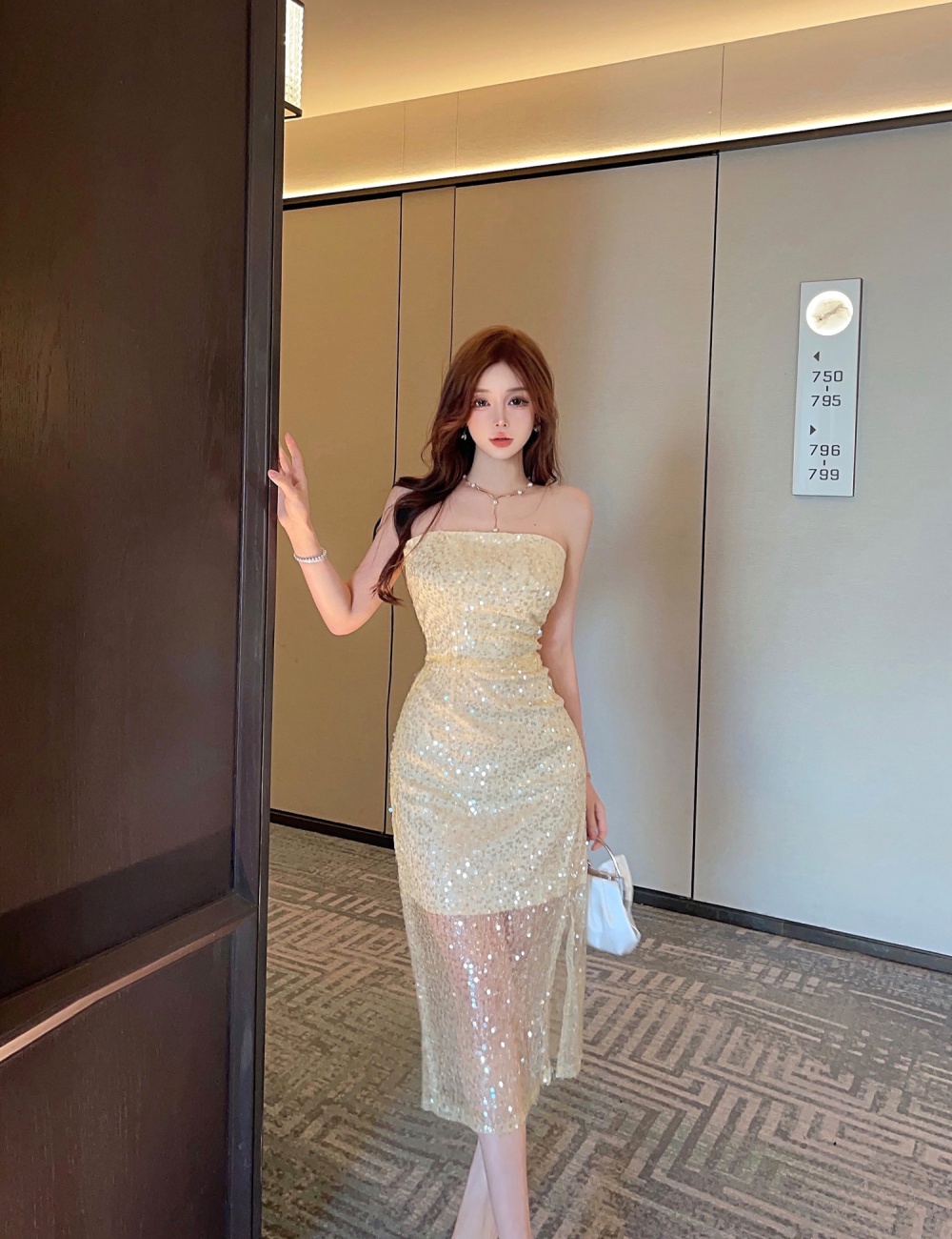 Light luxury wrapped chest formal dress sequins long dress