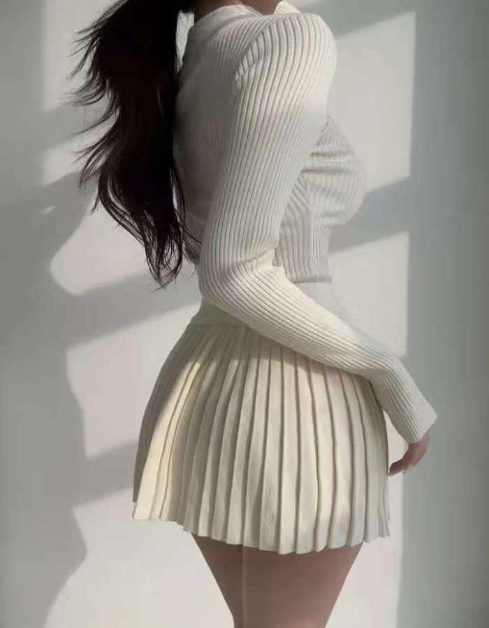 Pleated spring sweater V-neck gray short skirt 2pcs set