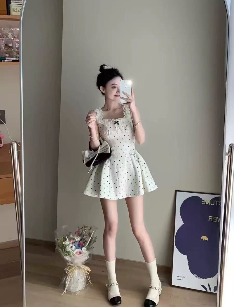 Spring polka dot short sleeveless dress lace sling dress