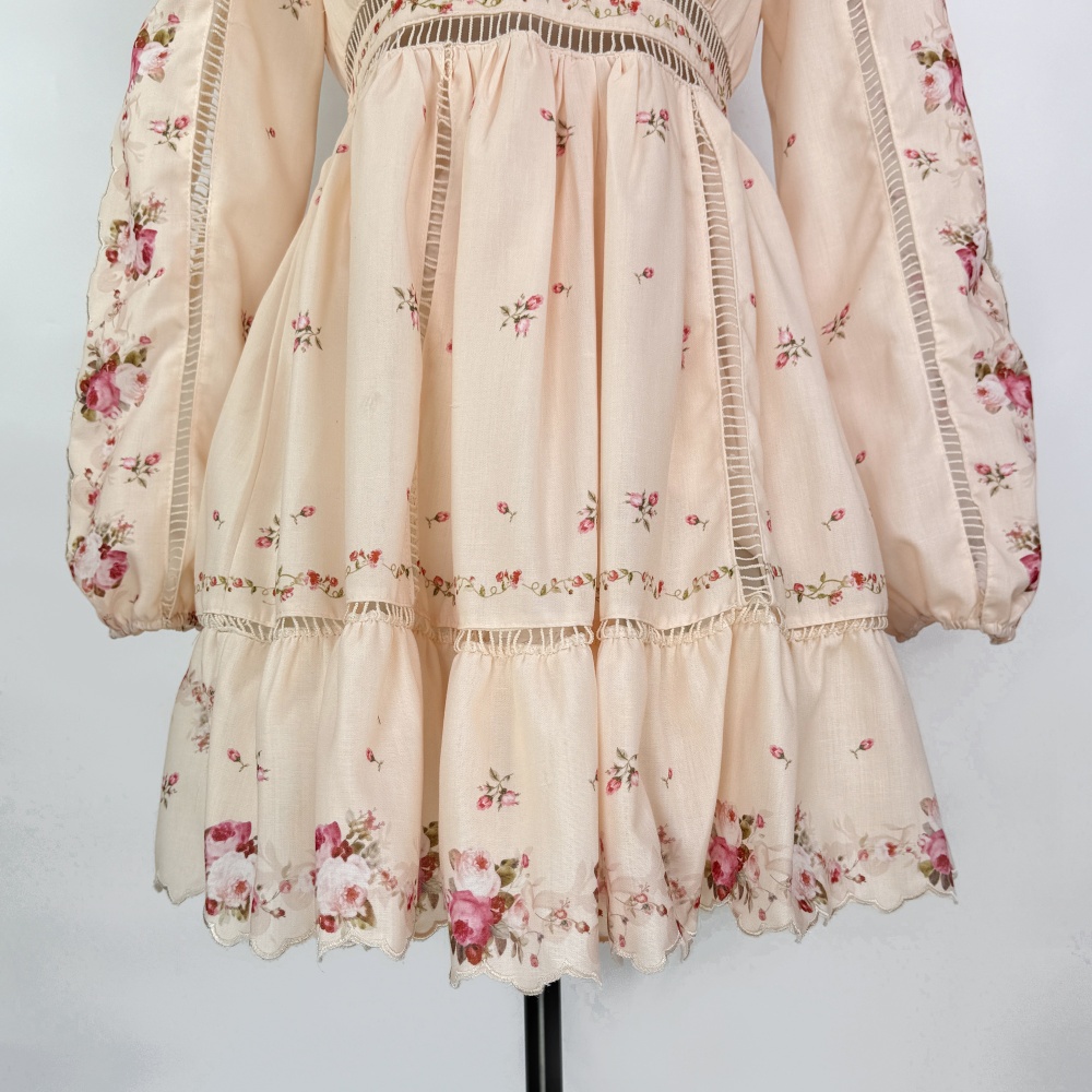 Hollow pinched waist printing T-back long sleeve lace dress