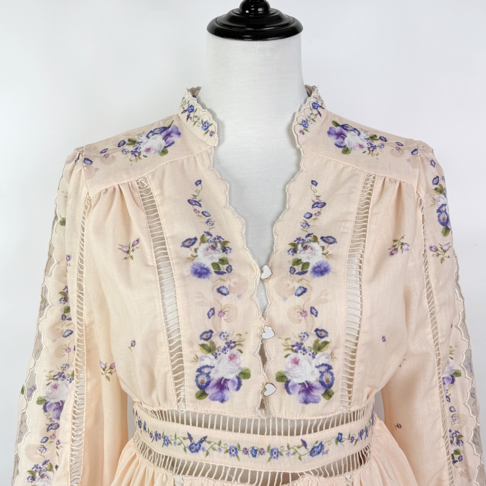 Hollow pinched waist printing T-back long sleeve lace dress