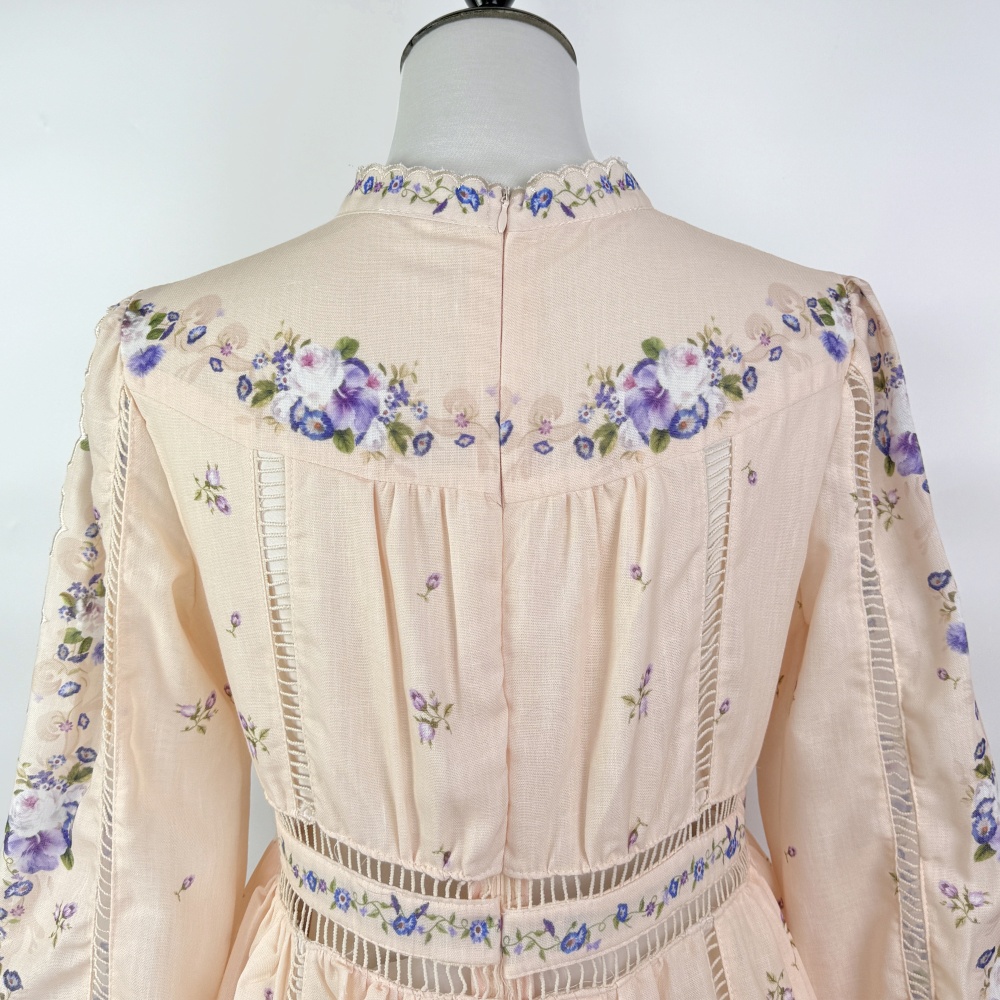 Hollow pinched waist printing T-back long sleeve lace dress