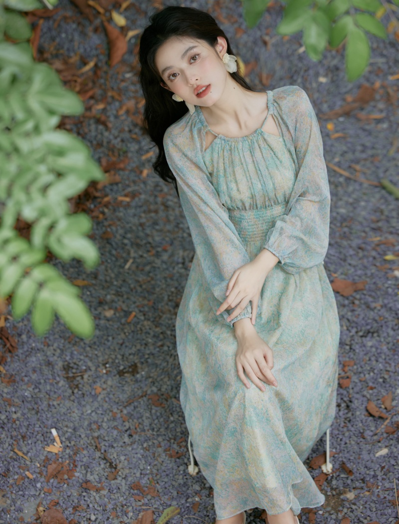 Beautiful pinched waist dress floral halter long dress