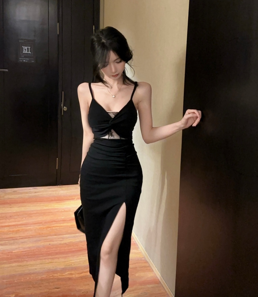 Low-cut bottoming long high split sling dress