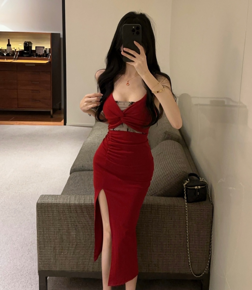 Low-cut bottoming long high split sling dress