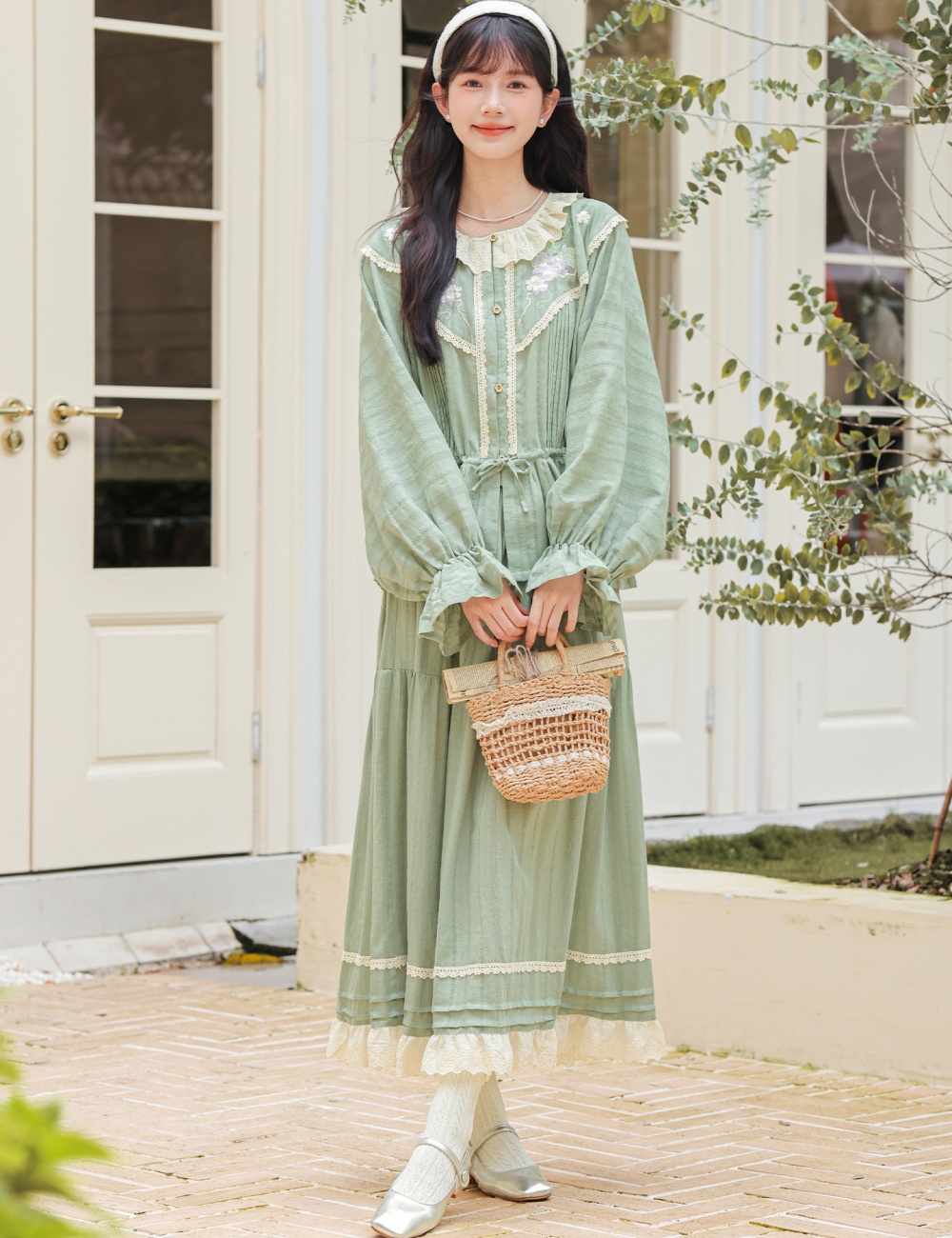 Maiden embroidery splice skirt round neck lace shirt a set