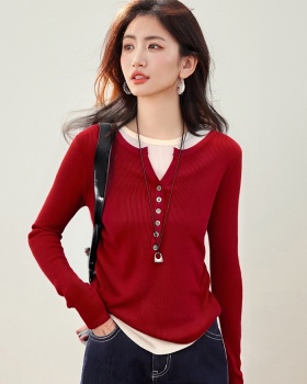 Pseudo-two sweater bottoming shirt for women