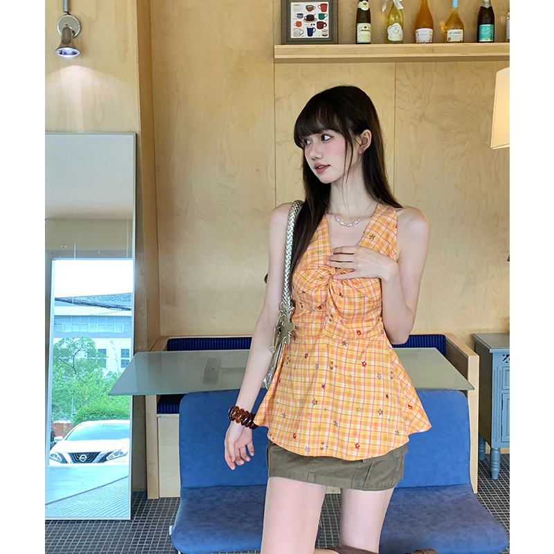 Wears outside sling spring tops V-neck halter waistcoat for women