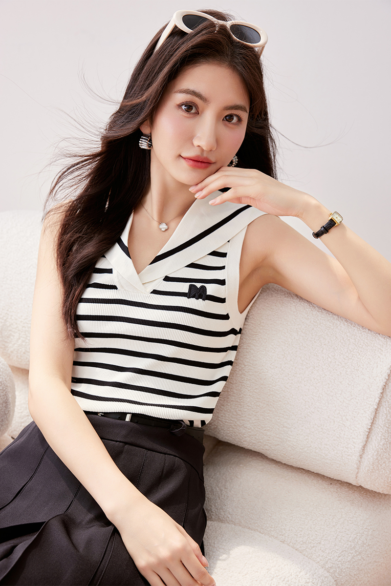 Embroidery vest pinched waist sweater for women