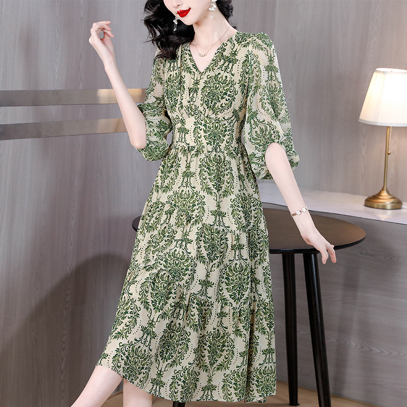 Elegant lantern sleeve V-neck elastic waist ladies dress