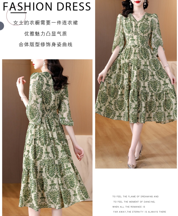 Elegant lantern sleeve V-neck elastic waist ladies dress