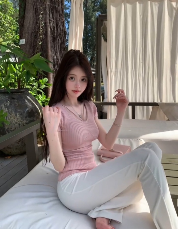 U-neck pink slim short sleeve inside the ride sweater