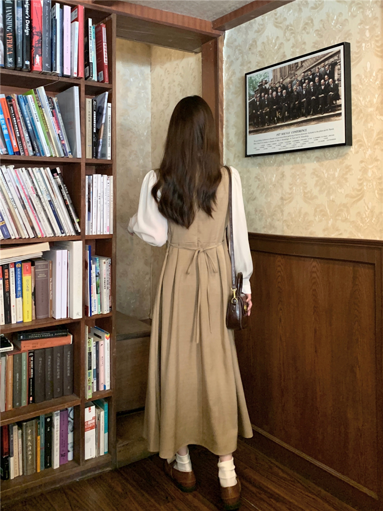 Lace Pseudo-two France style round neck dress