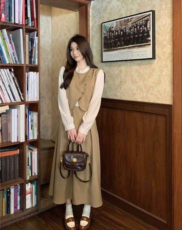 Lace Pseudo-two France style round neck dress