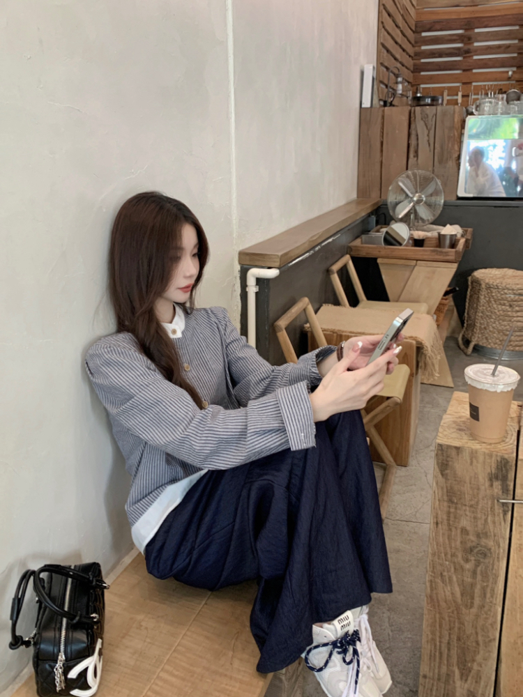 Loose retro France style shirt for women