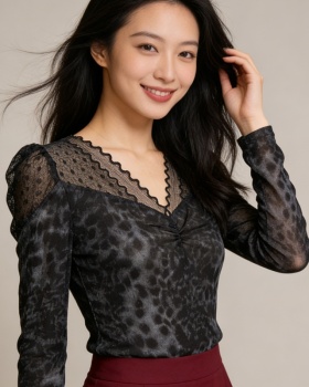 Long sleeve V-neck slim small shirt unique gauze T-shirt