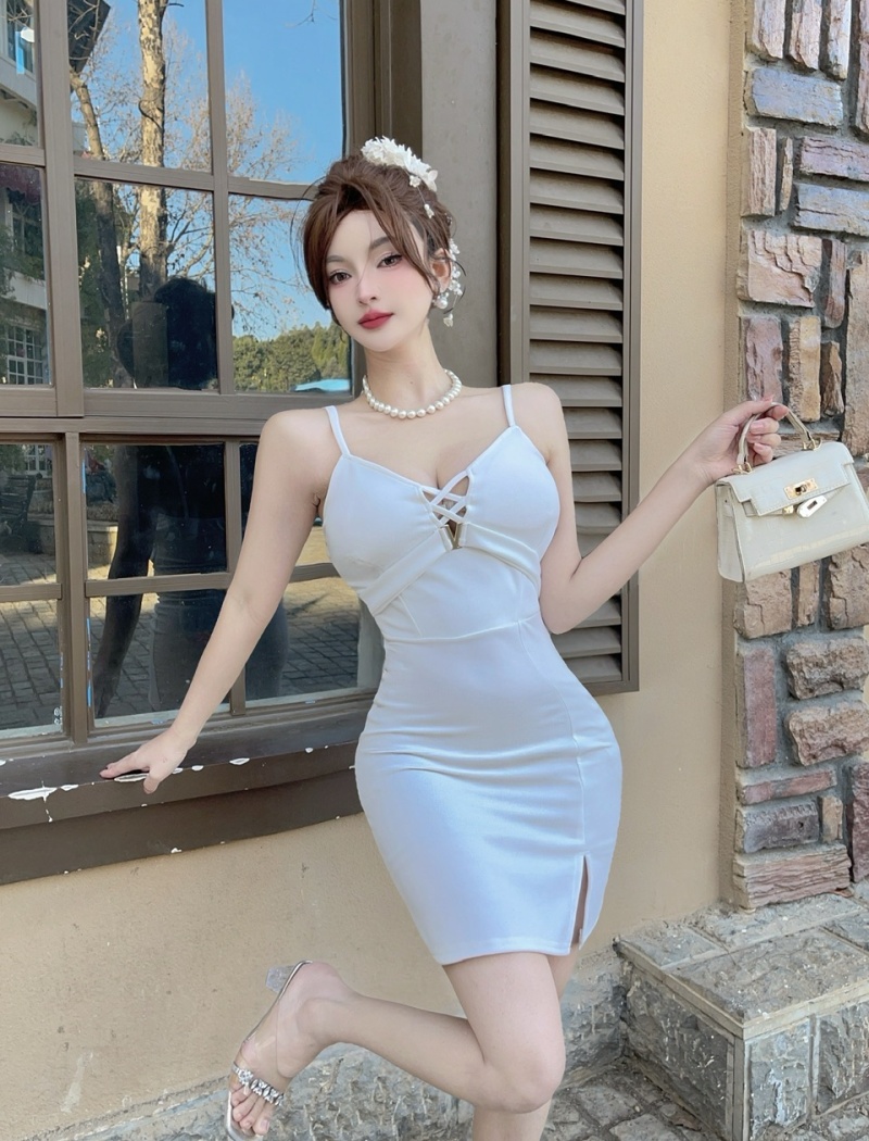 Short low-cut sling bottoming sexy package hip dress