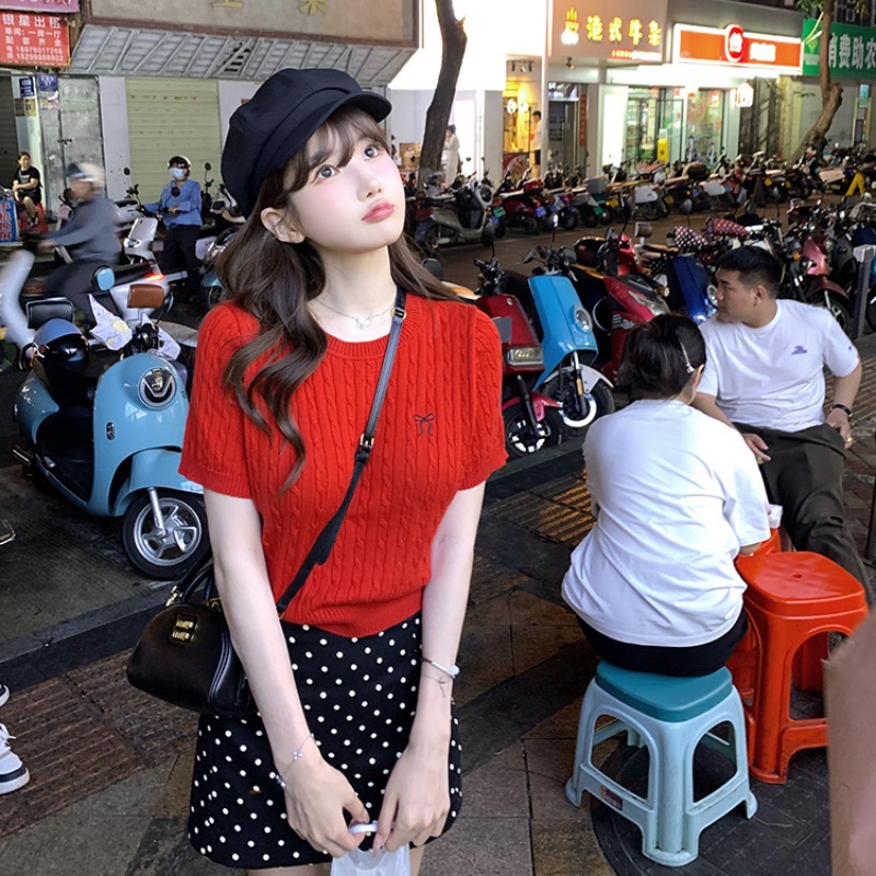 Retro short sleeve round neck twist bow sweater