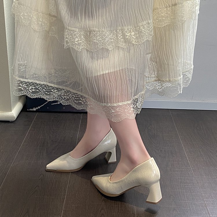 Fashion pointed shoes low high-heeled shoes
