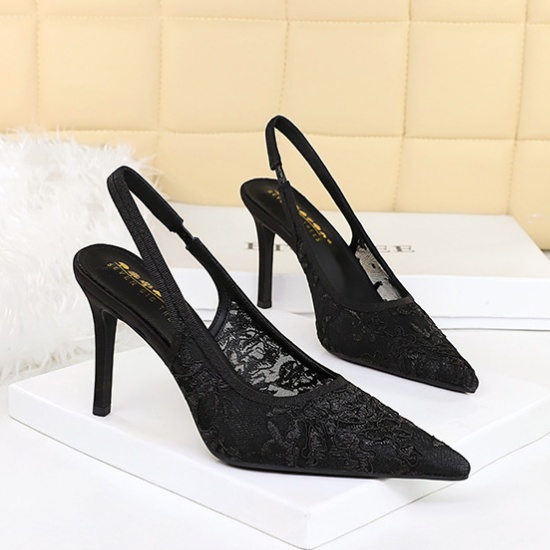 Hollow shoes low high-heeled shoes for women
