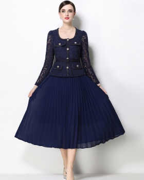 Slim light luxury square collar chanelstyle pleated dress