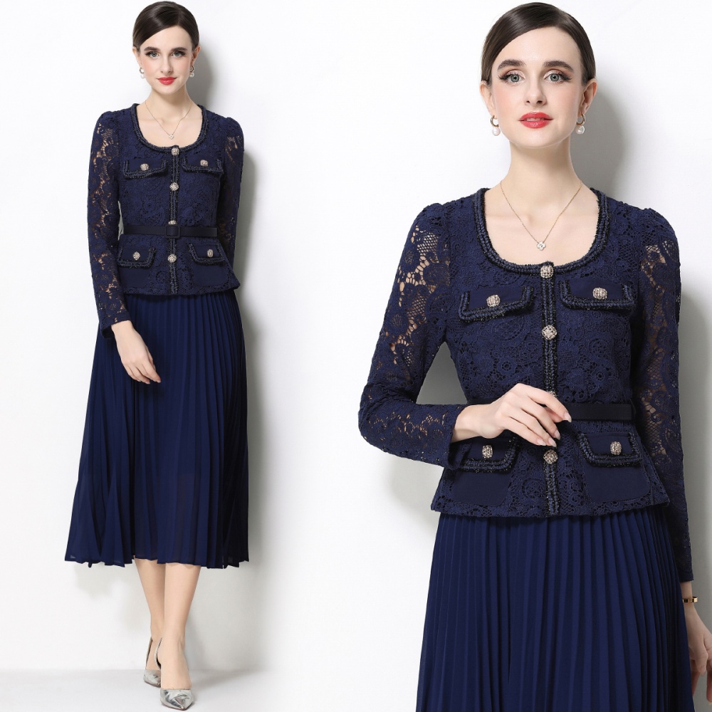 Slim light luxury square collar chanelstyle pleated dress