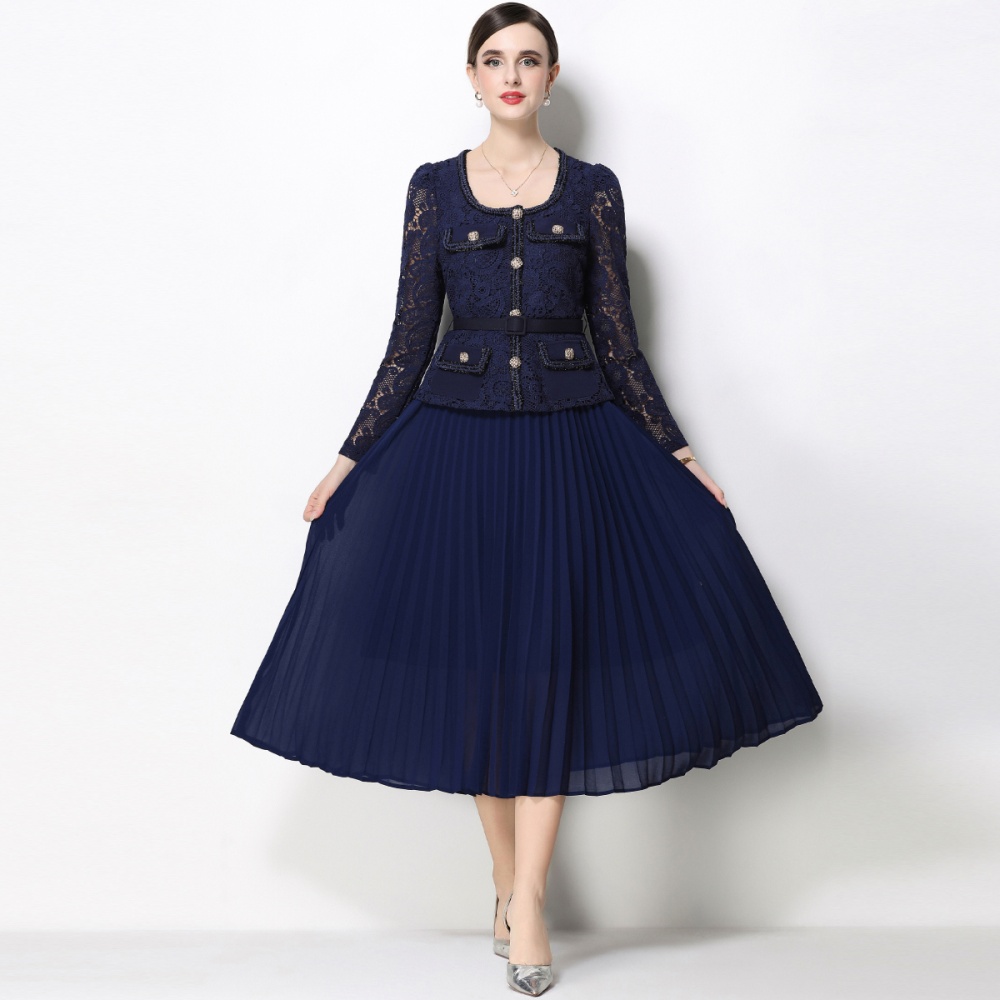 Slim light luxury square collar chanelstyle pleated dress