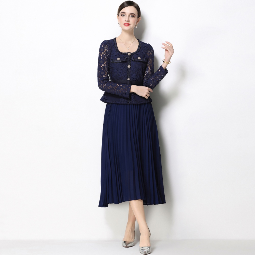 Slim light luxury square collar chanelstyle pleated dress