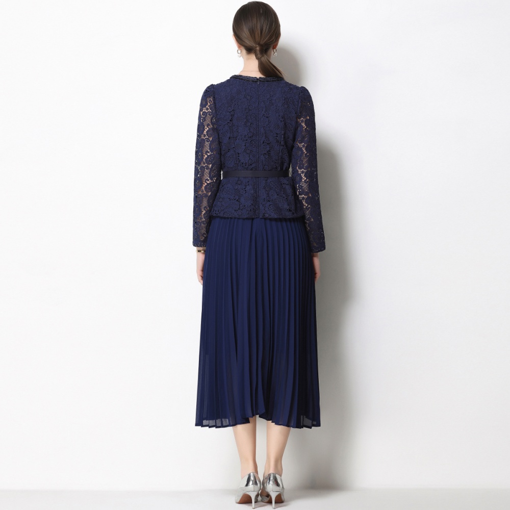 Slim light luxury square collar chanelstyle pleated dress